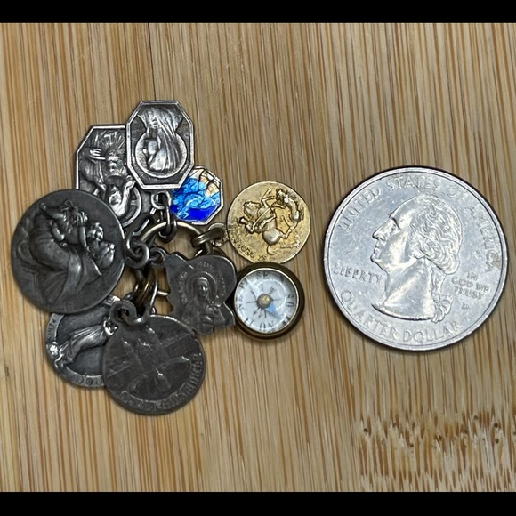 Antique French Religious Medals with Darling, Tiny Compass - Extraordinary Gift! - Picture 4 of 5